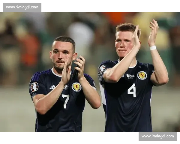 麦达纳vs卡汉之战解析：技术风格碰撞与胜负关键前瞻全面深度